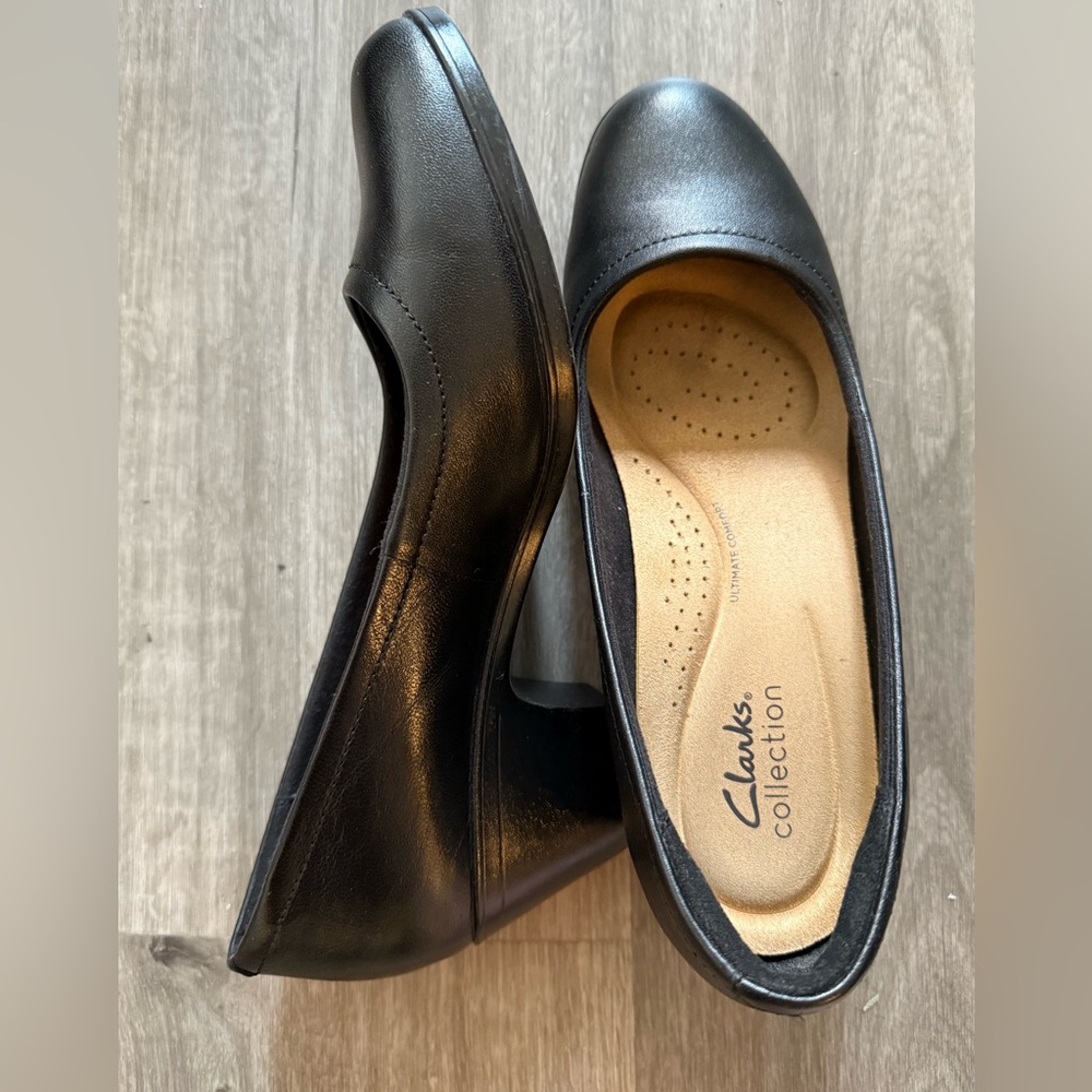 Clarks Black Heeled Shoes Timeless Elegance - 9.5 US